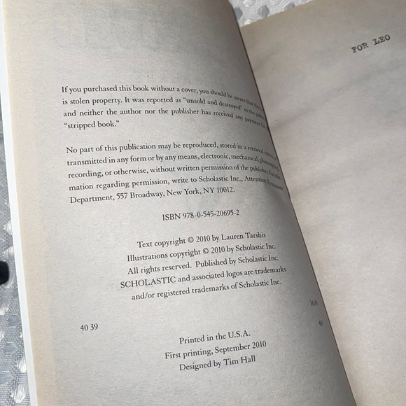 I Survived: The Shark Attacks of 1916 by Lauren Tarshis. - Picture 3 of 4